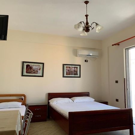 The First Hotel Saranda Εξωτερικό φωτογραφία