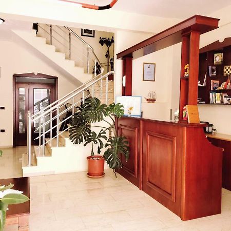The First Hotel Saranda Εξωτερικό φωτογραφία