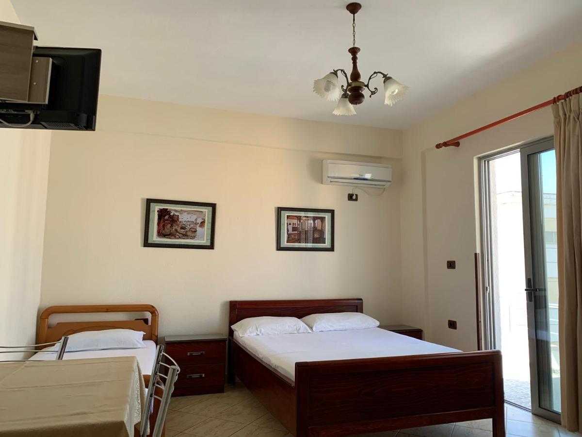 The First Hotel Saranda Εξωτερικό φωτογραφία