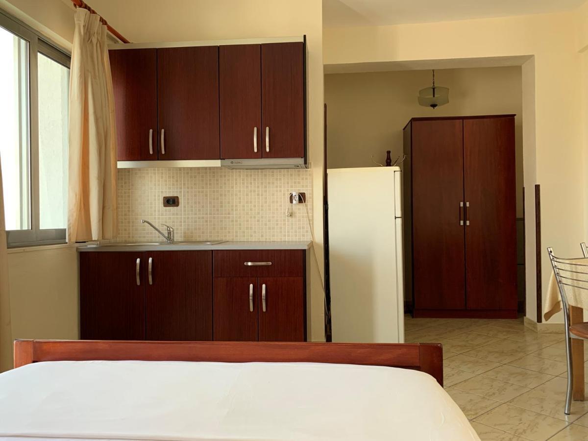 The First Hotel Saranda Εξωτερικό φωτογραφία