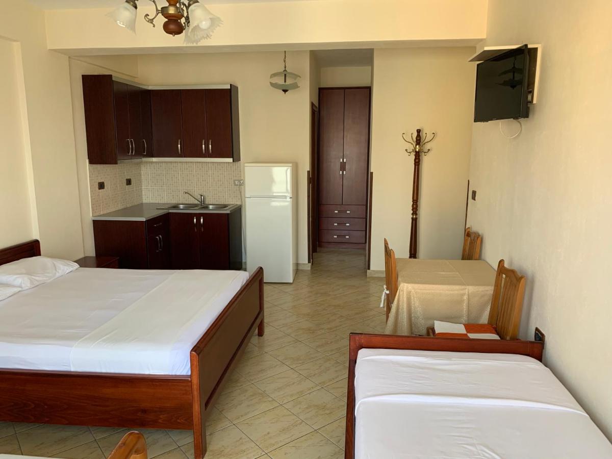 The First Hotel Saranda Εξωτερικό φωτογραφία