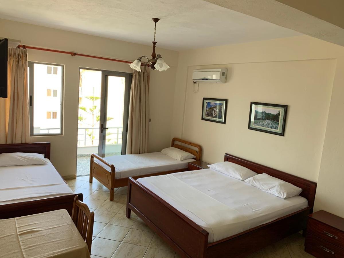 The First Hotel Saranda Εξωτερικό φωτογραφία