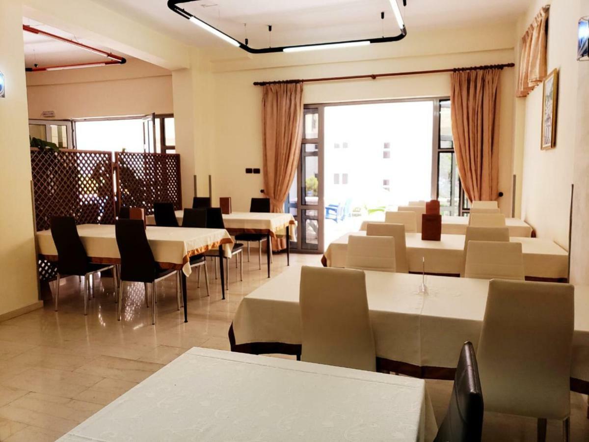The First Hotel Saranda Εξωτερικό φωτογραφία