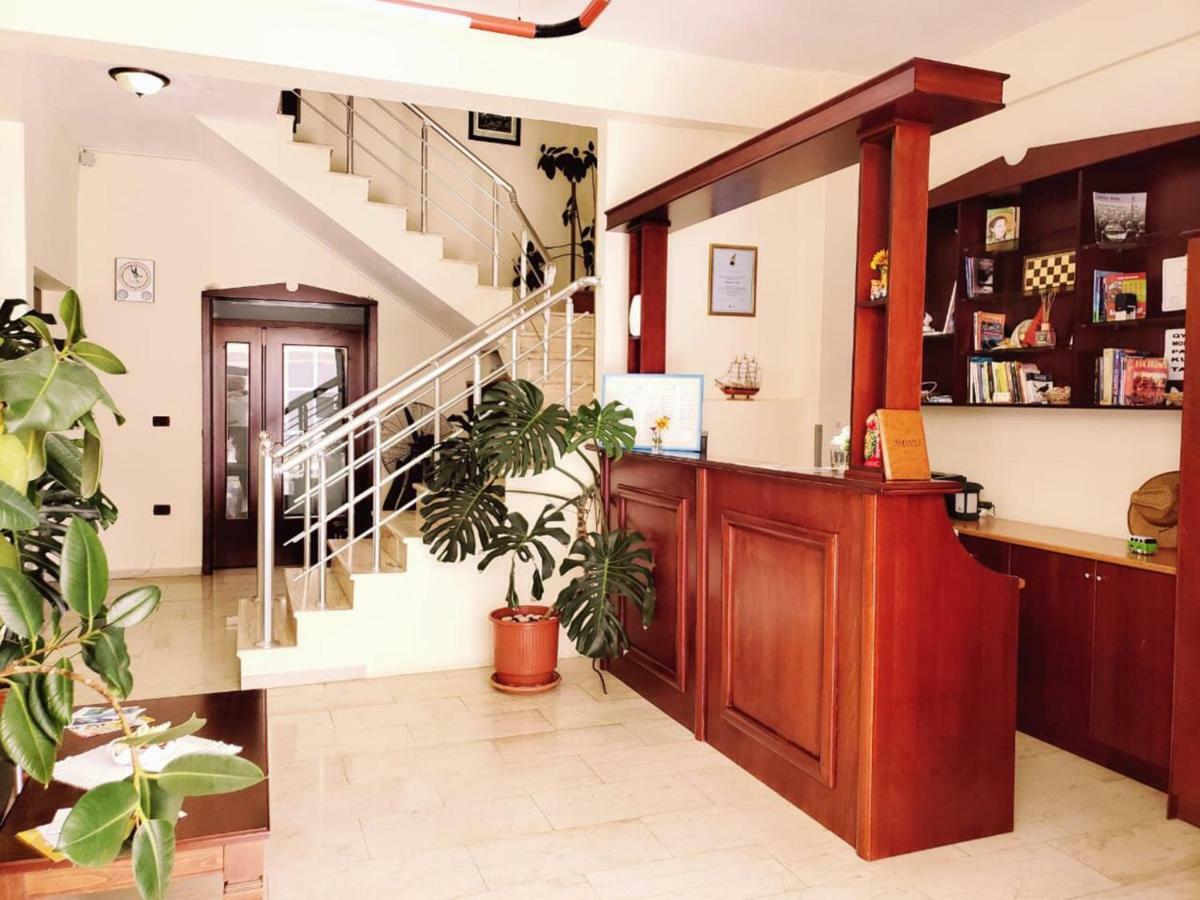 The First Hotel Saranda Εξωτερικό φωτογραφία