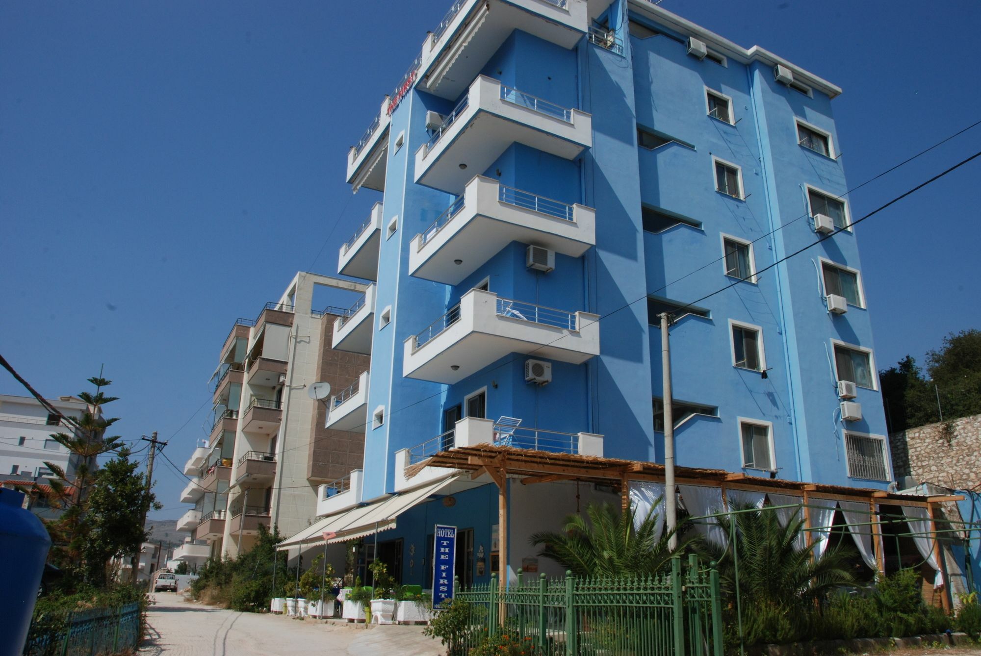 The First Hotel Saranda Εξωτερικό φωτογραφία